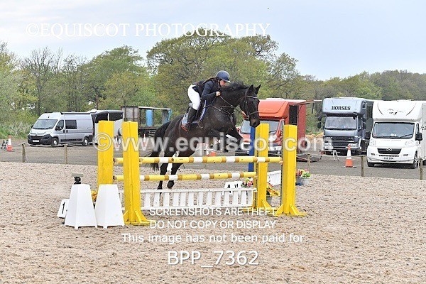 BPP_7362 - CLASS 9 FRI  Senior Newcomers/ 1.10m Open