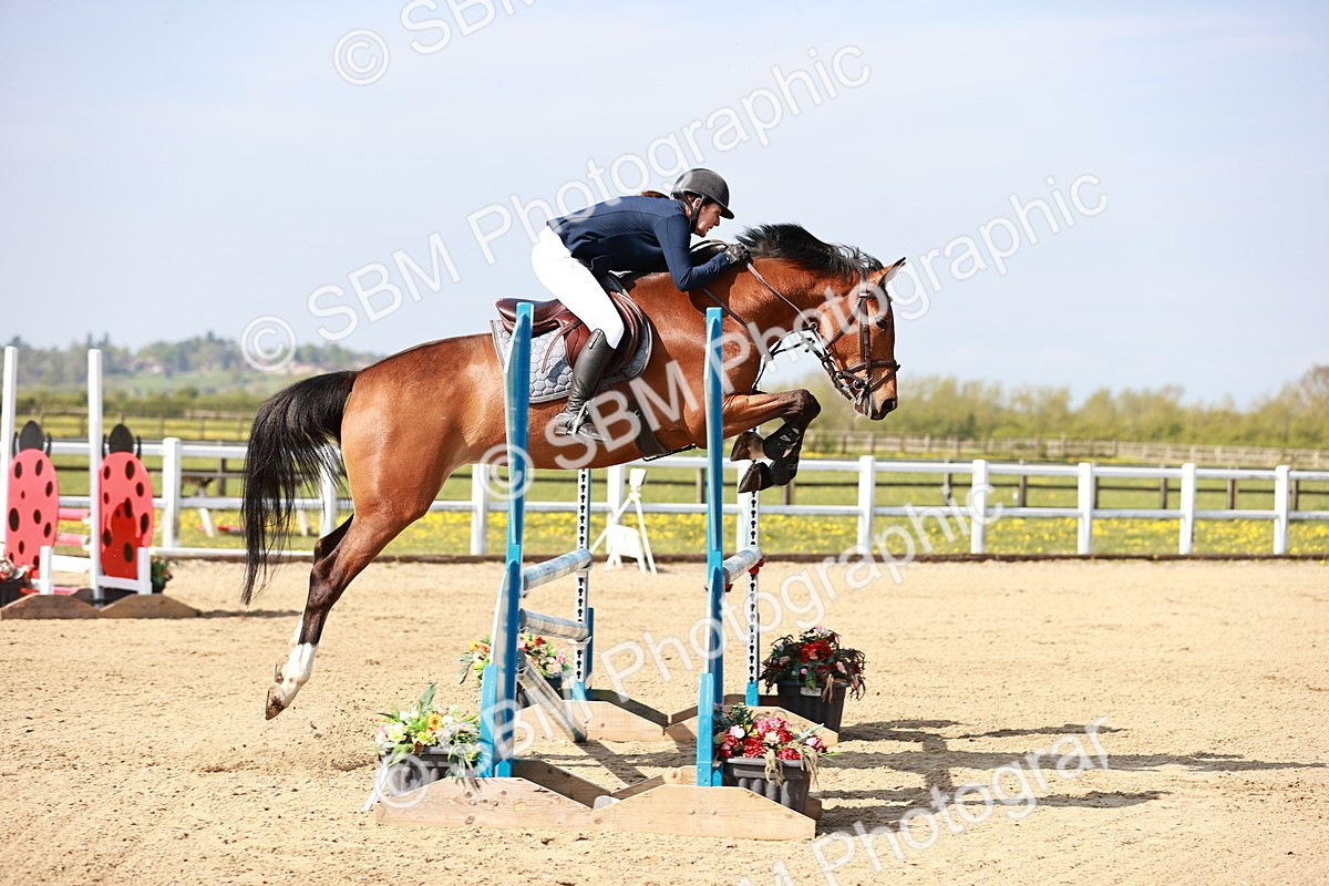  - Class 21 - Senior British Novice - 90cm