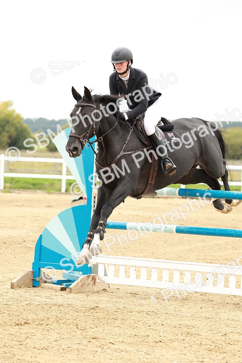 1I0A7973 - Class 5 - Senior Foxhunter 1.20m