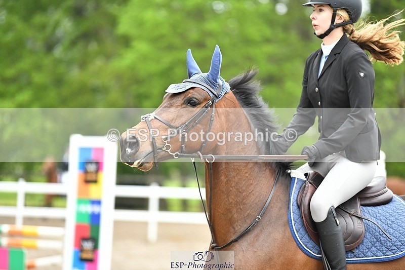 230512-093655-00348 - Cls 10 Snr 85cm Schooling