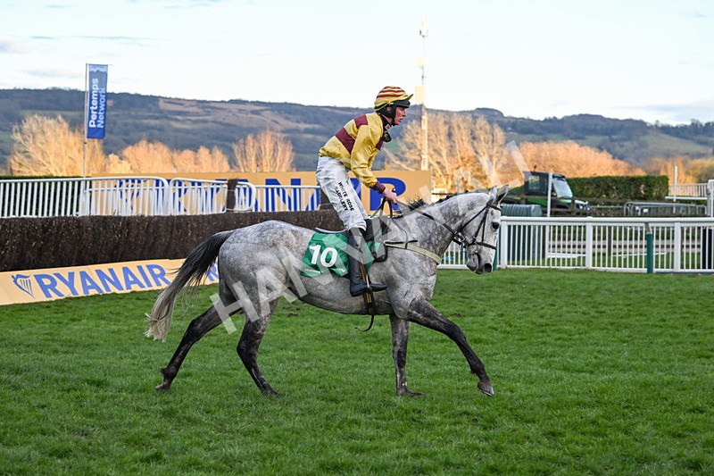 130325-Sine Nomine-WR-2176 - 13th March