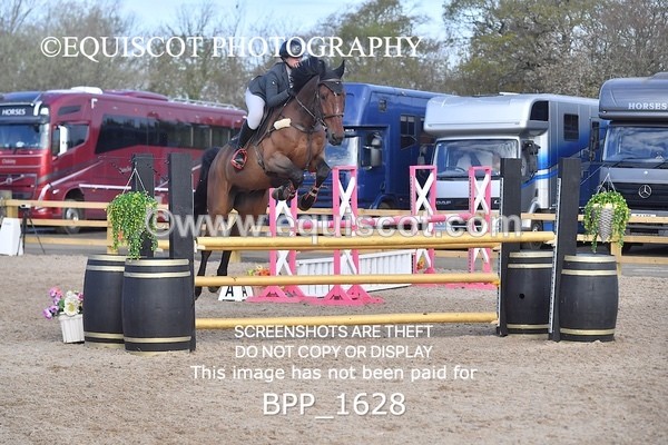 BPP_1628 - CLASS 18 SUN Senior Newcomers/ 1.10m Open