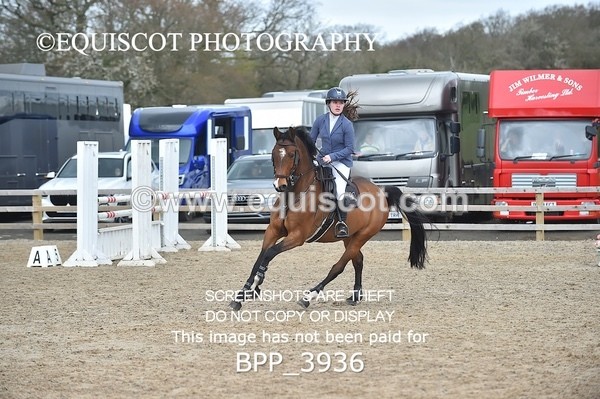 BPP_3936 - CLASS 4 Senior Newcomers/ 1.10m Open