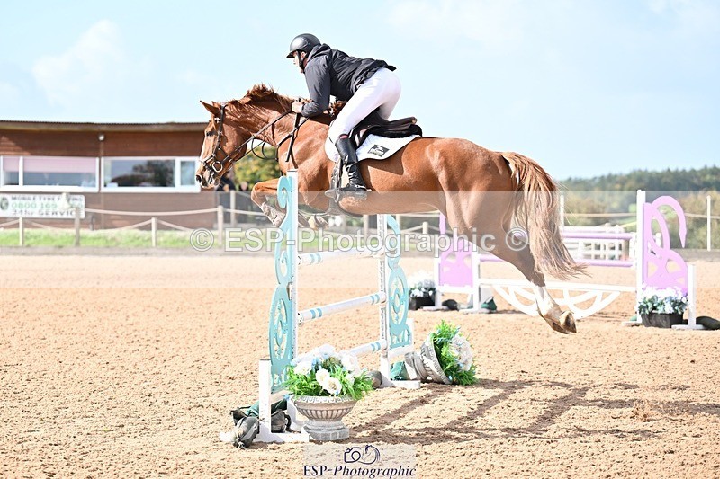 251004-125758-02109 - Cls 10 Foxhunter and 1.20m