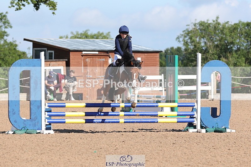 240714A-090656-01486 - Cls 1&2 128cm 10yrs & 70cm Open