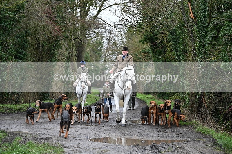 WJ7_9419 - Walk out..