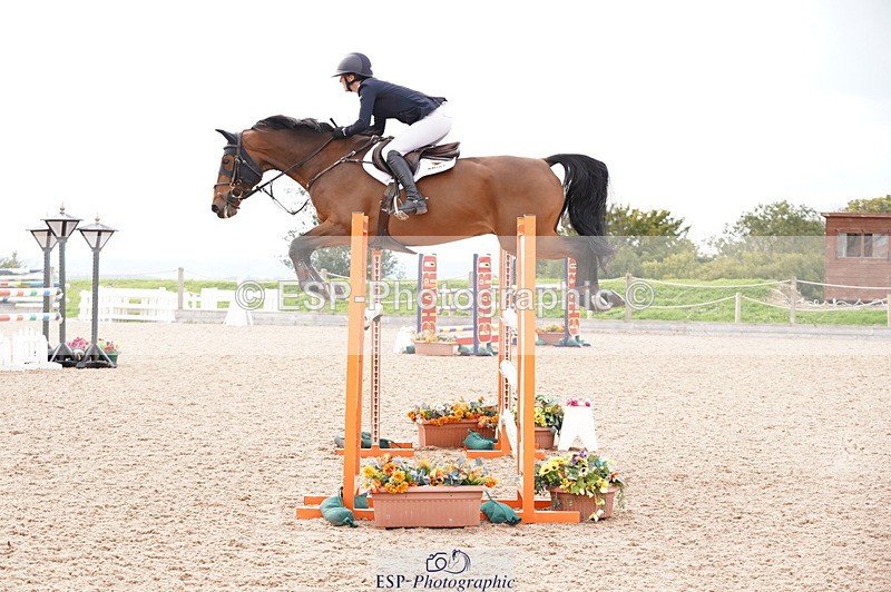 241004A-145122-00823 - Fri 04 Snr Fox & 1.20m Open