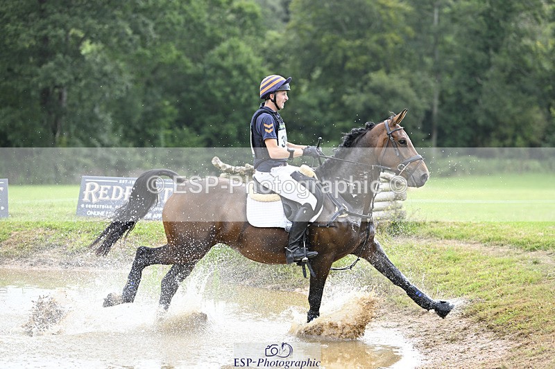 240804-105341-10692 - 359-Max_Forster-HOLD_ON_MY_HEART