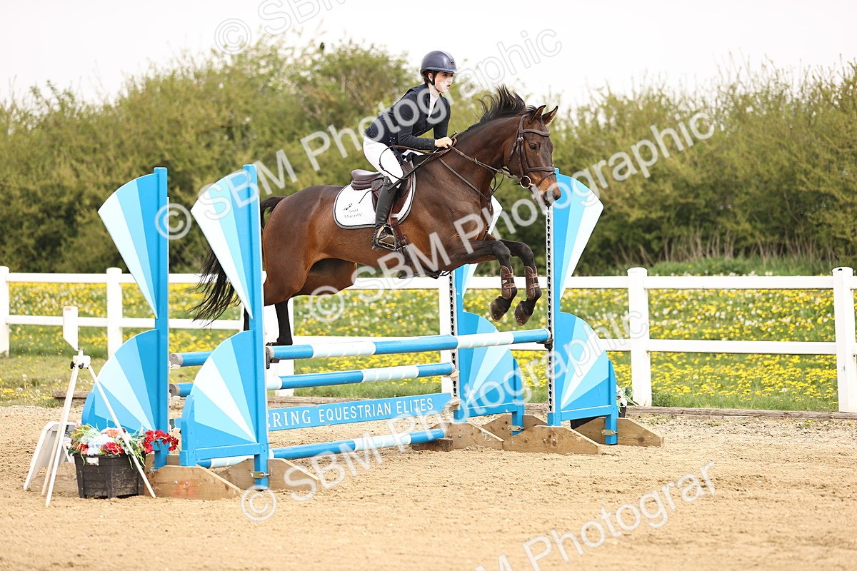  - Class 15 - Senior British novice - 90cm