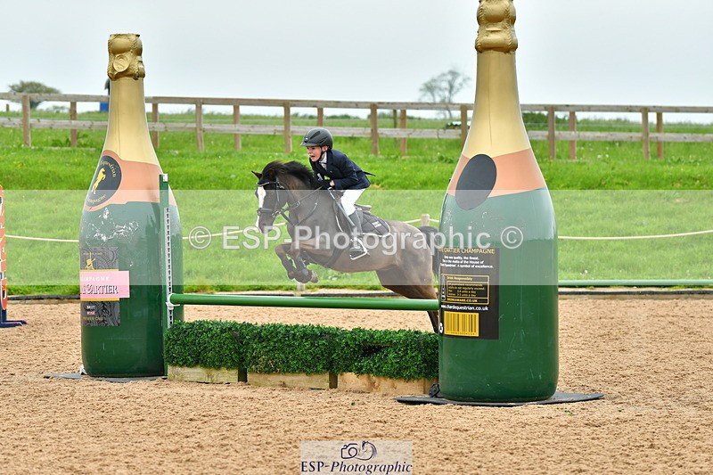 230513A-091115-00056 - Cls 11 Stepping Stones 128+138cm