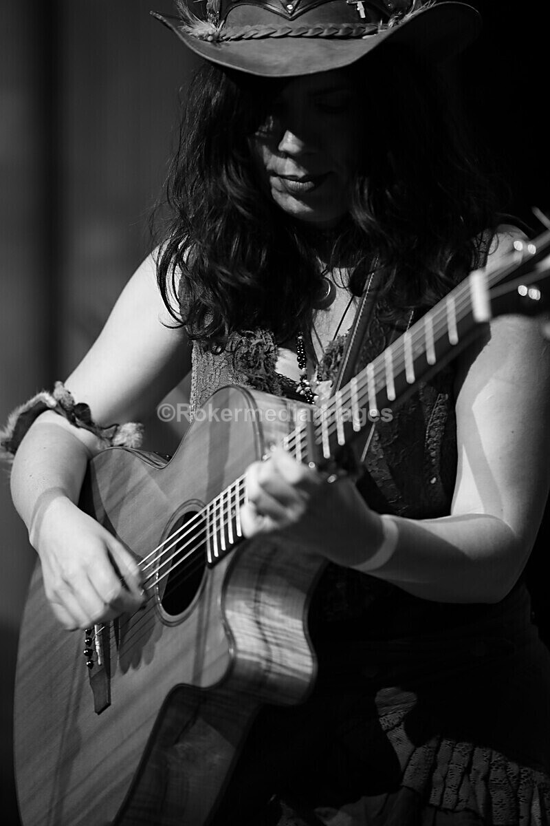 FOLK N BLUES-367 - FOLK and BLUES SEPT 2022