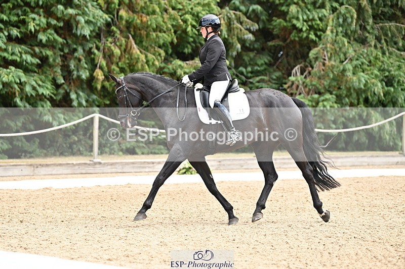 250808A-143020-00914 - 011-Helen.JamesDecadent