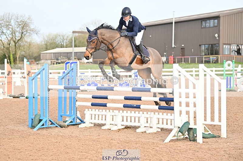 231209A-123922-01796 - Cls 12 Newcomers & 1.10m Open