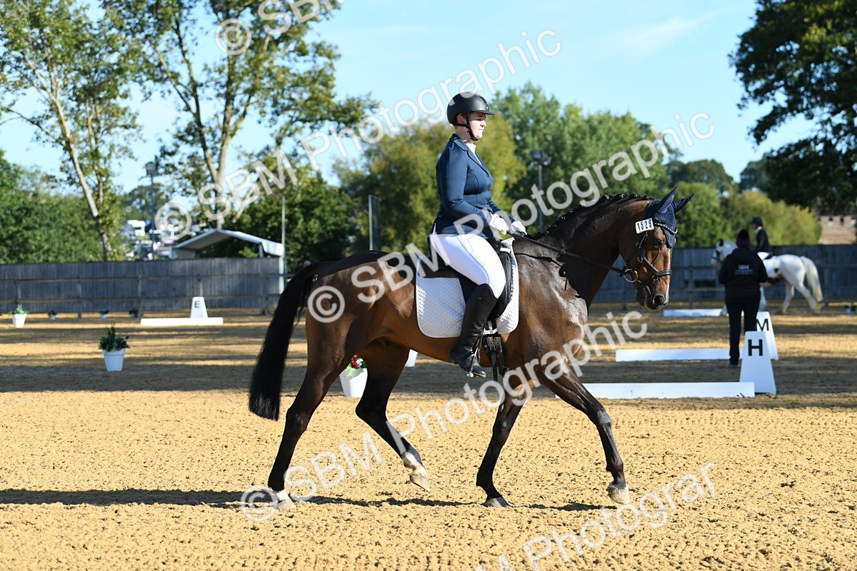SBM_16142 - D4 - Small Tour Championship - Intro B
