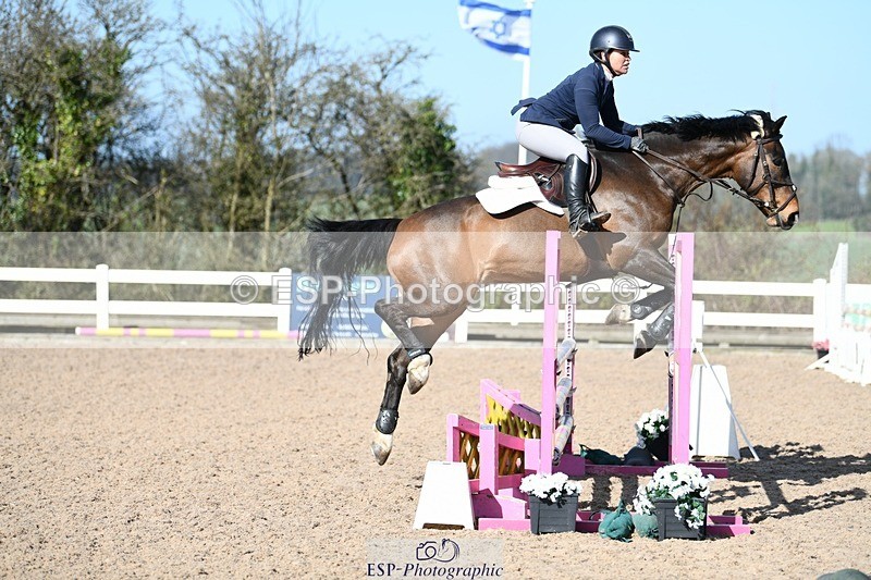 250330-102545-06109 - Cls 32 British Novice and 90cm