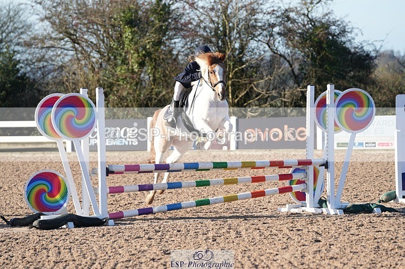 251130-104646-00981 - Cls 4 Pony Brit Nov & 80cm Open