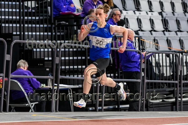 AgeInd25SAT-911494 - Track Male