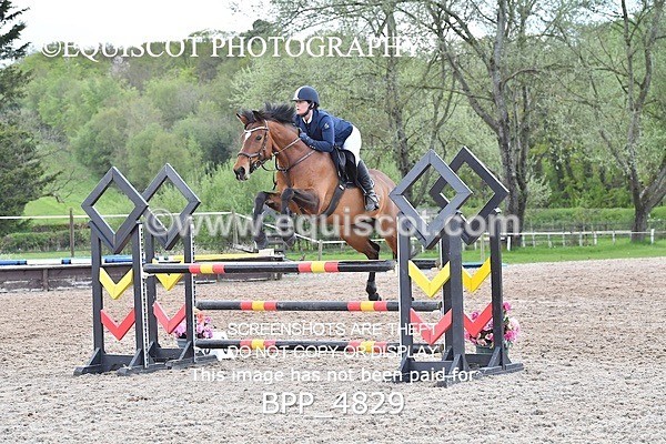 BPP_4829 - SUN CLASS 25 Senior Newcomers/ 1.10m Open