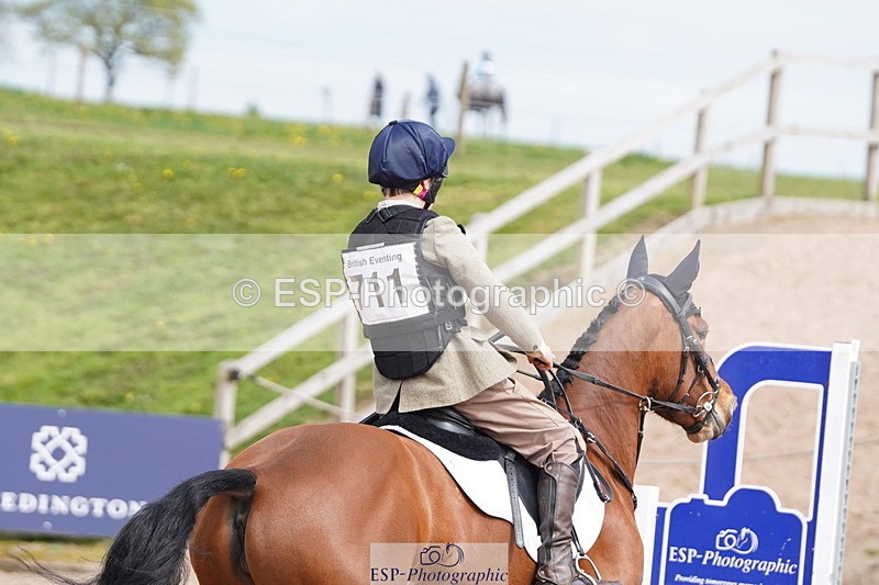 250419-135026-11100 - 711-Osbert.Stone-BALLYARD.BROUGH.LADY