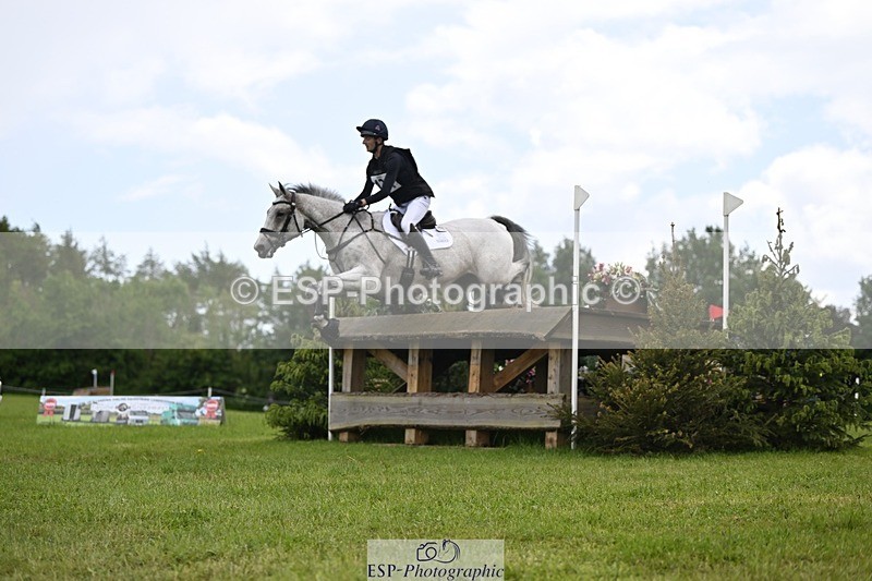 240526-132854-22471 - 421-ASK_FOR_MANCHIER-Tom_Jackson