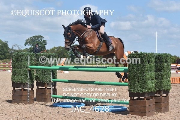 JAC_4628 - CLASS 7 Senior Foxhunter/ 1.20m Open