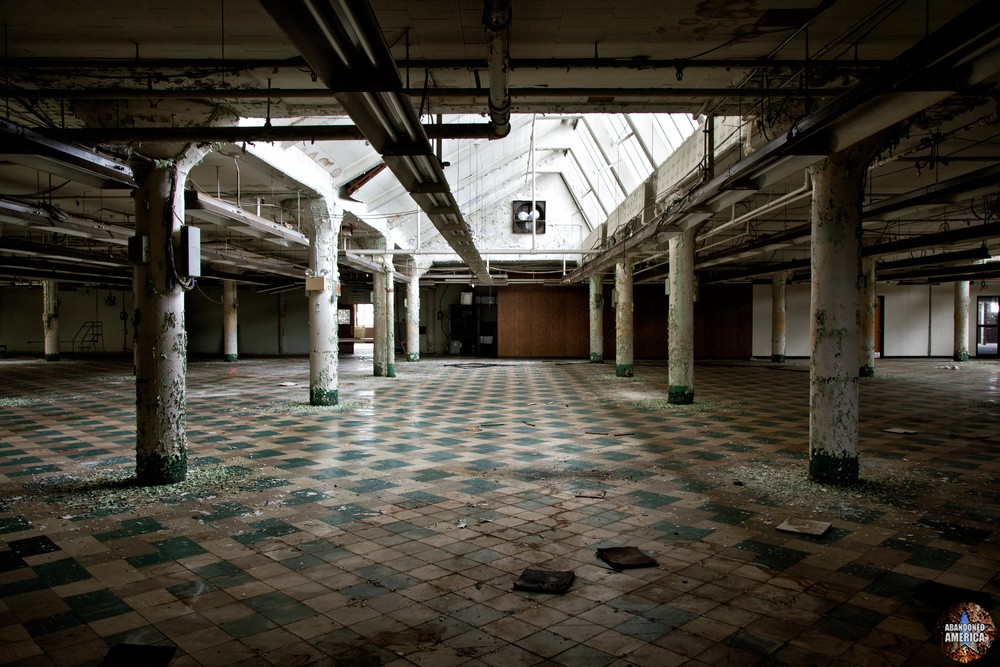 Philadelphia Naval Shipyard | Mesmerizing Floor - Philadelphia Naval Shipyard