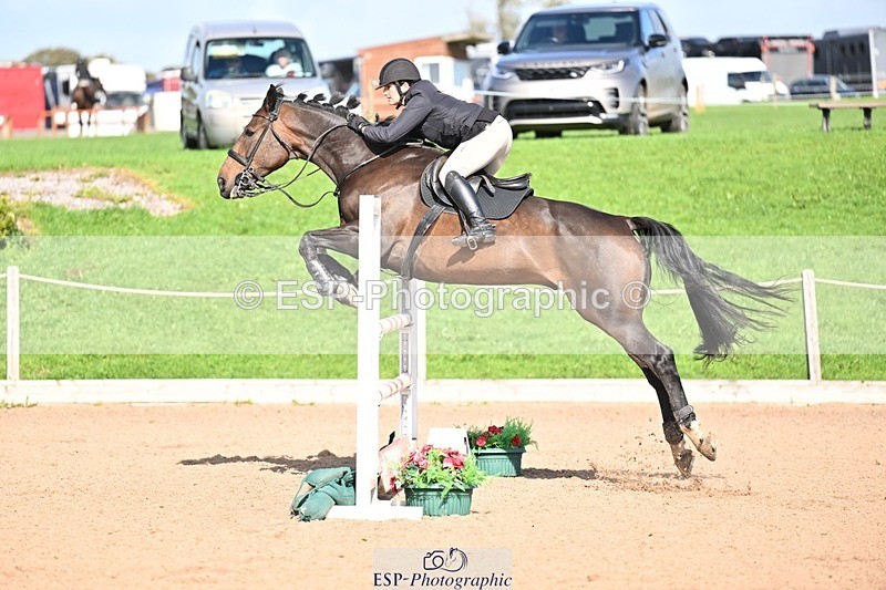 251004-132443-02178 - Cls 10 Foxhunter and 1.20m
