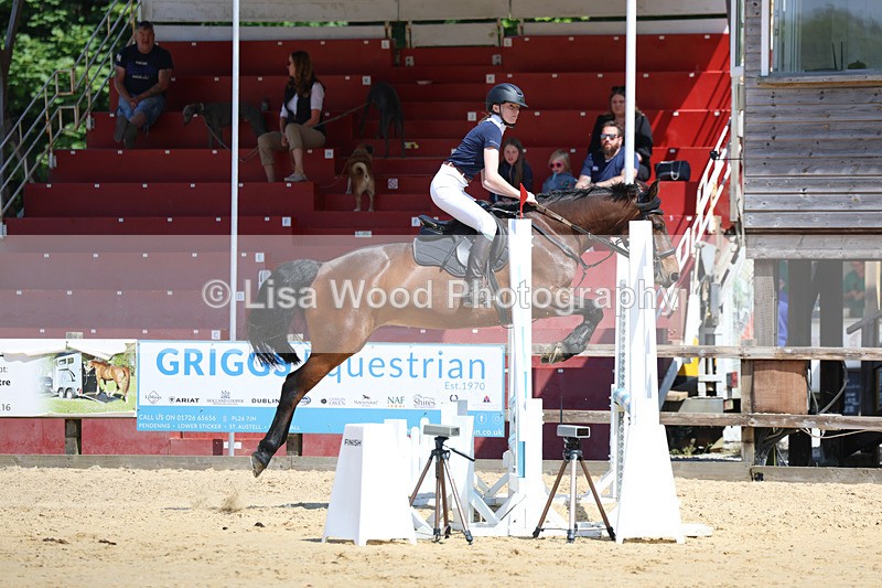 3E7A9455 - Class 8: Senior 80cm