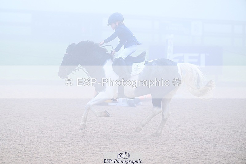 251115-092759-00307 - Cls 19 Clear Round 40cm