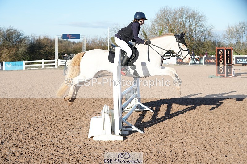251130-104153-00965 - Cls 4 Pony Brit Nov & 80cm Open