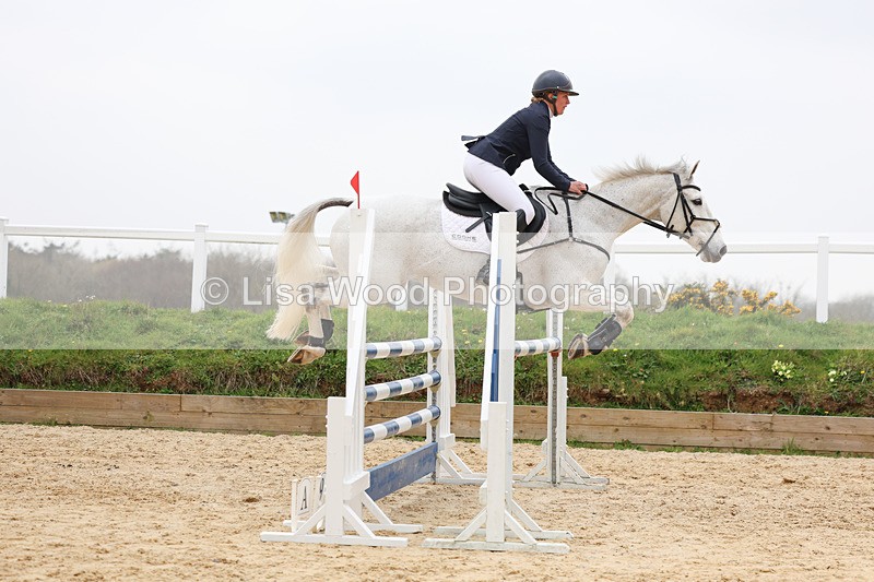 3E7A7578 - Class 8: Senior Newcomers/1.10m open