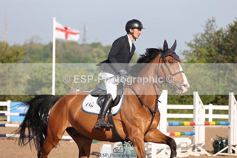 240510A-082925-04256 - Cls 13 British Novice and 90cm Open