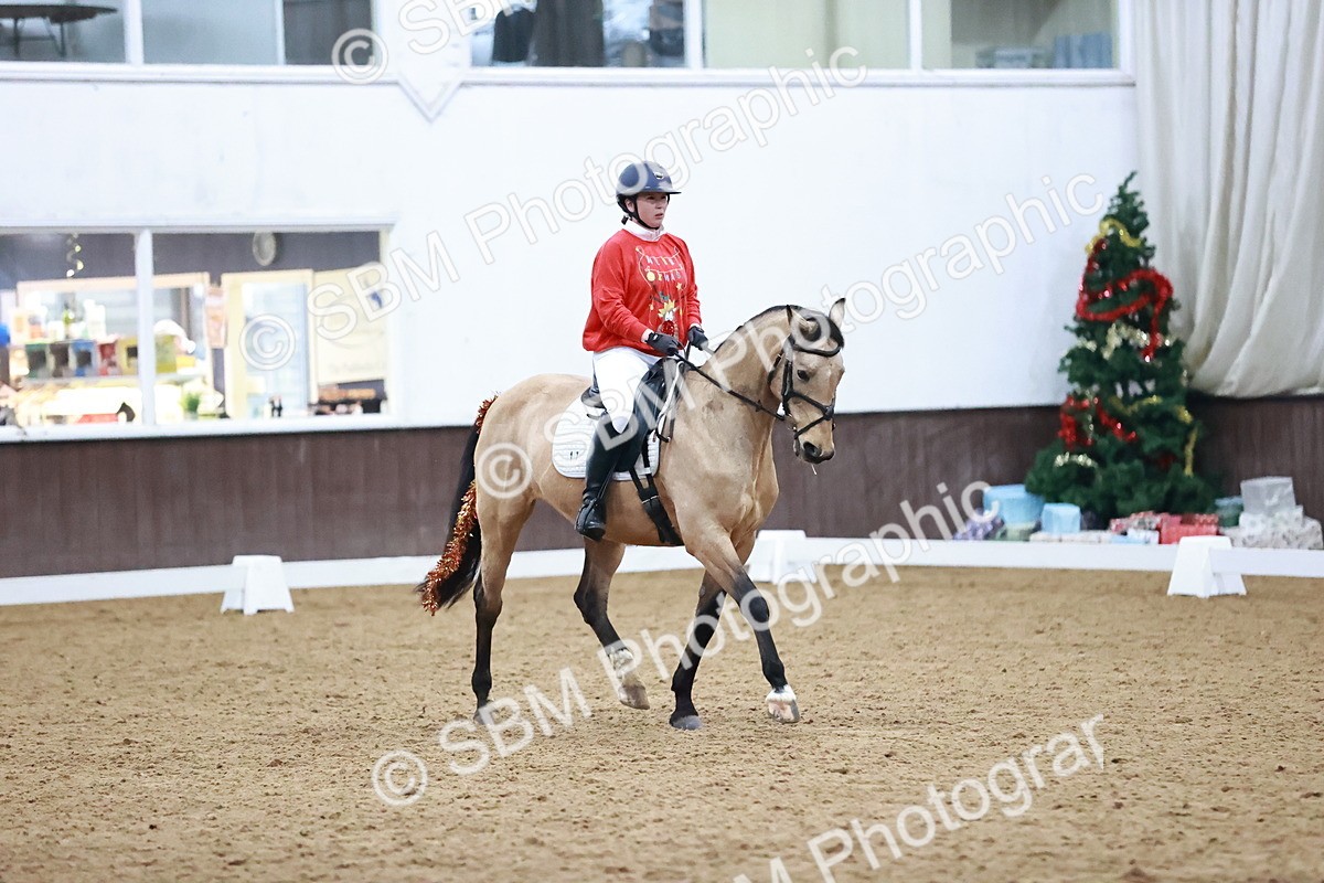 SBM_001786 - Class 9 - Novice 4