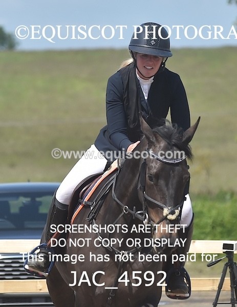 JAC_4592 - CLASS 7 Senior Foxhunter/ 1.20m Open