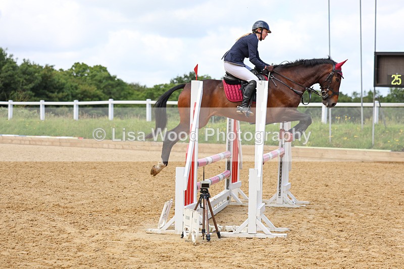 3E7A3017 - Class 4: Senior British Novice/90cm open