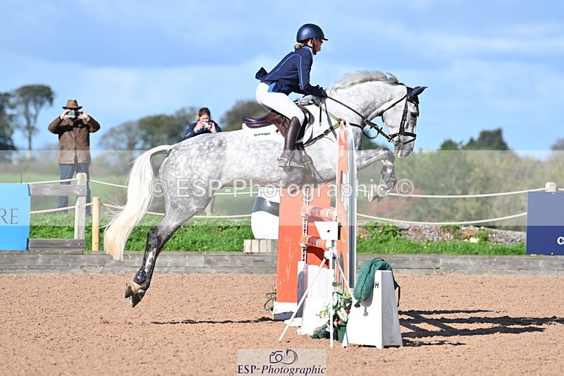 231014A-113216-04413 - Cls 18 Newcomers & 1.10m Open