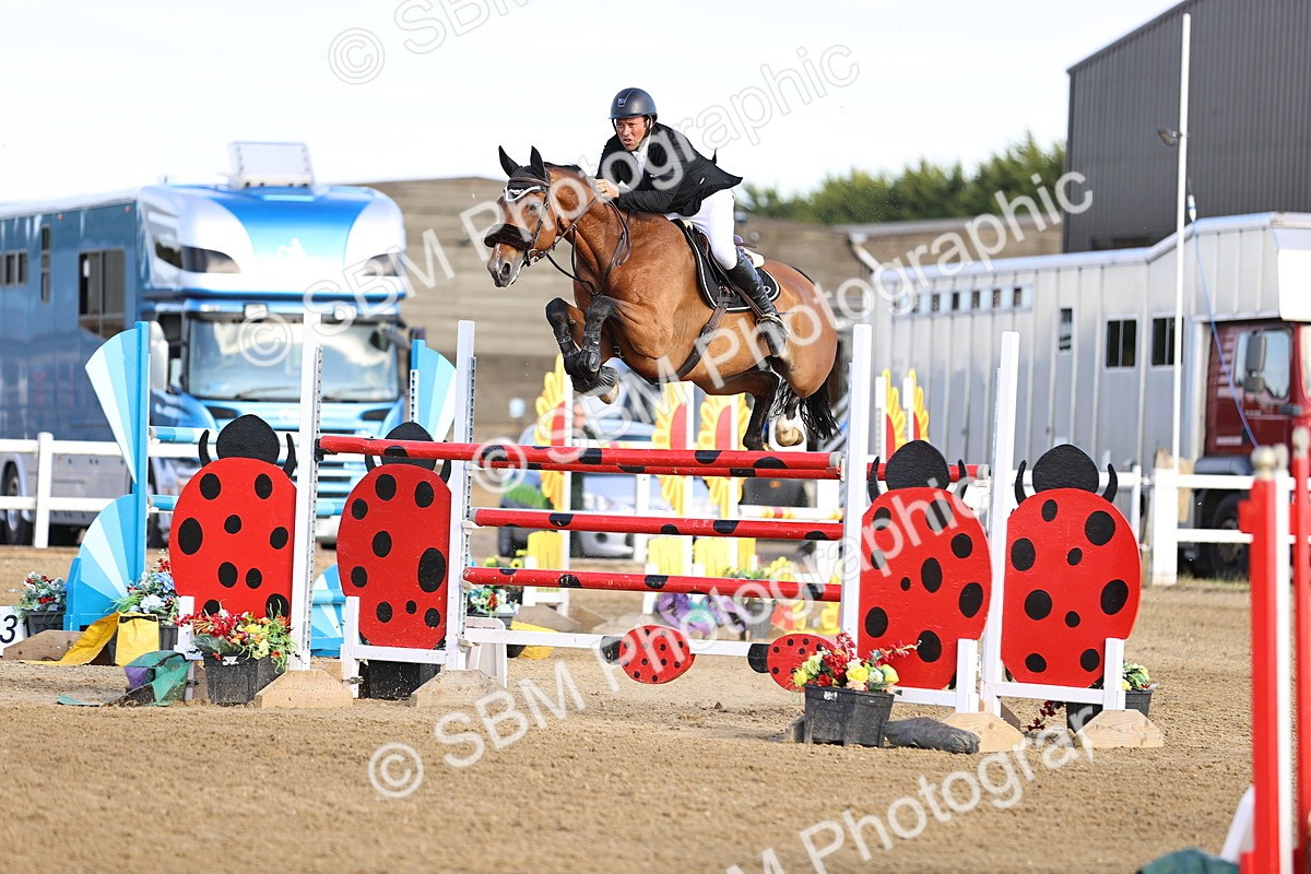 SBM_012353 - Class 11 - National 1.40m Open