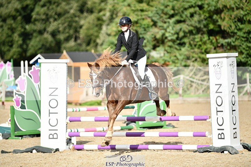 251004A-145607-01581 - Classes 8 & 9 70cm