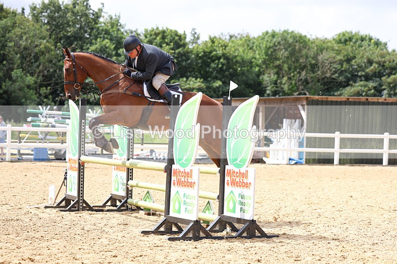 3E7A9872 - Class 9: Senior British Novice/90cm open