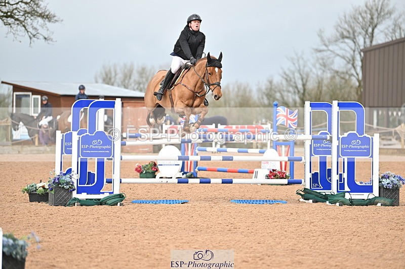 240315A-120806-00824 - Cls 3 Snr Foxhunter