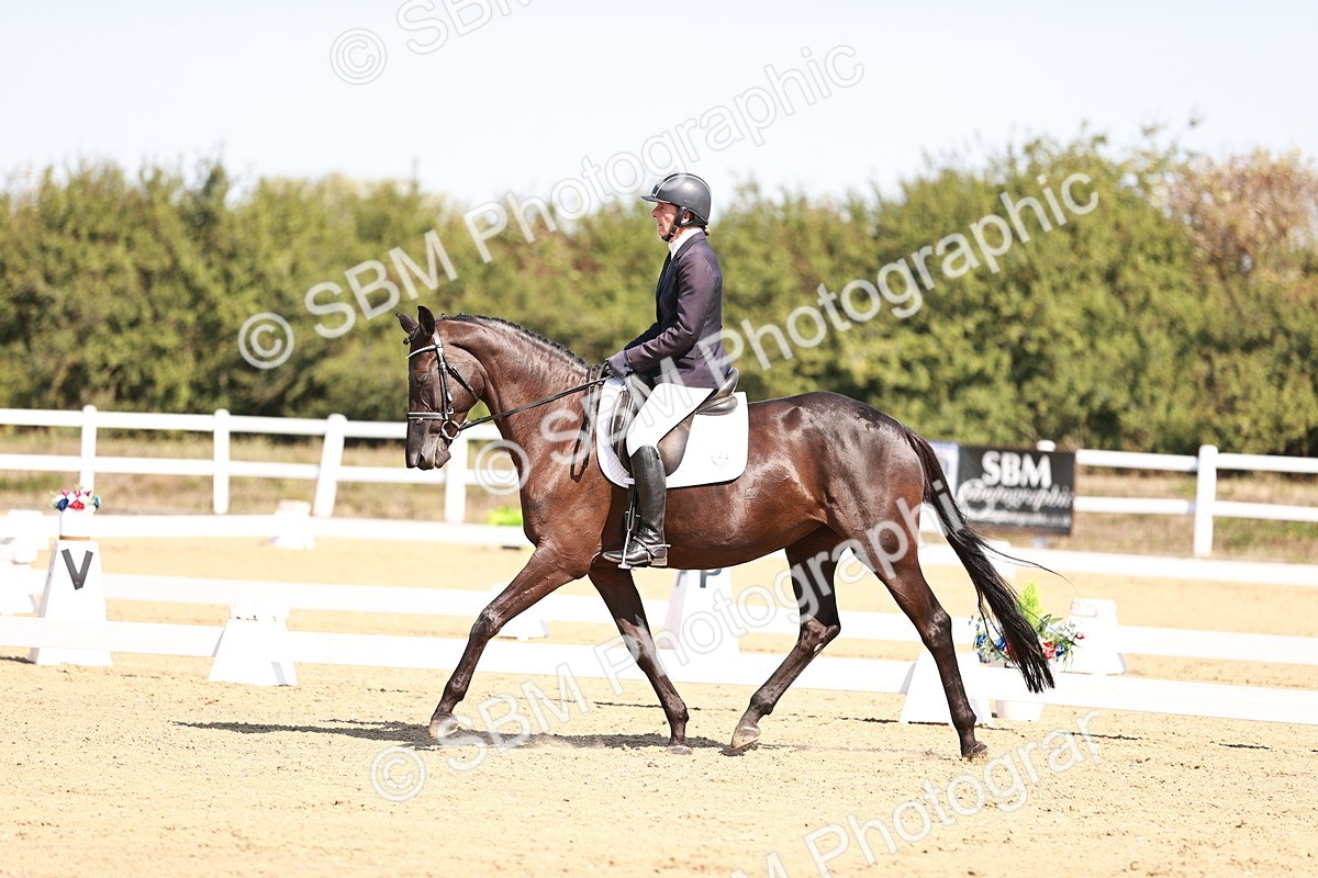 SBM_004472 - Class 12 - Novice 5 - 10.31-11.41