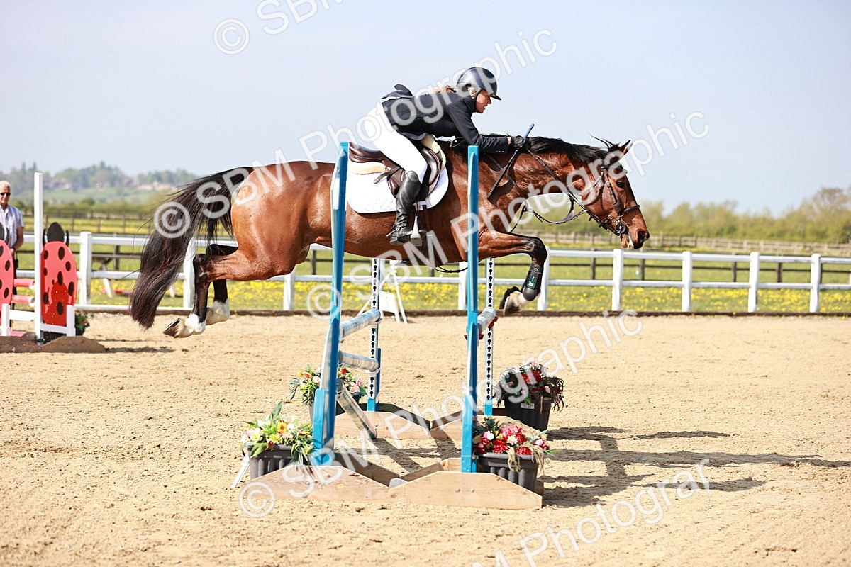  - Class 21 - Senior British Novice - 90cm