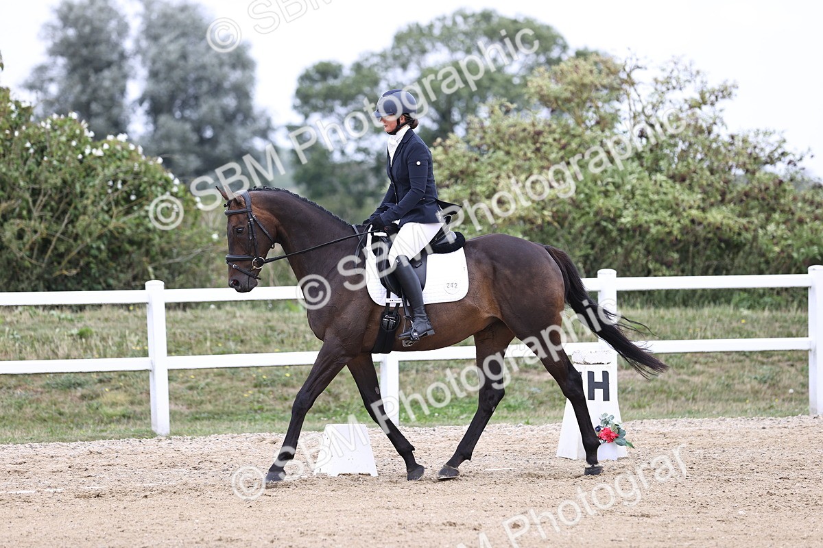 SBM_016868 - Class 14 Novice 23 - 11.53-12.56