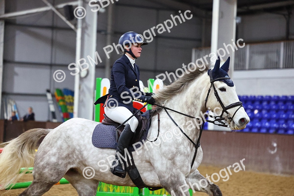 SBM_002904 - Class 6 - Holly & Ivy Stakes - 90cm