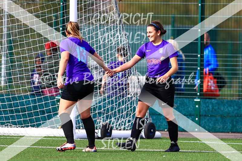 1DX30868 - 2025-10-05 FC Abbey Meads Ladies V Purton  Kingsdown FC Ladies