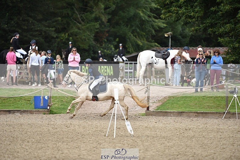 240802-101656-00778 - 70cm Round 1