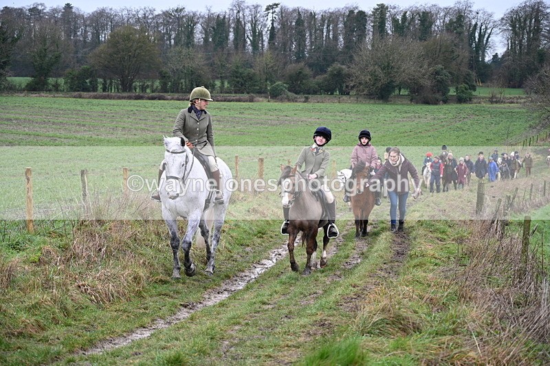 WJ7_9454 - Walk out..