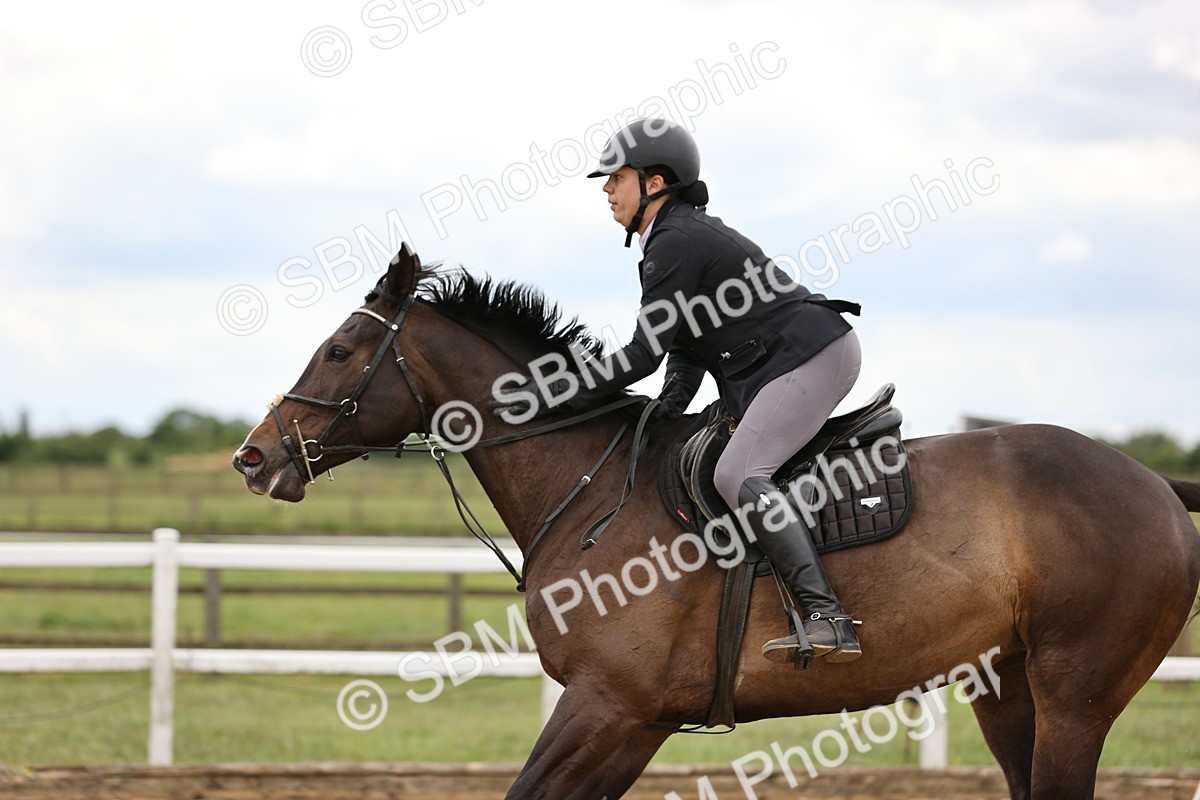 SBM_002995 - Class 11 - Senior Newcomers - 1.10m