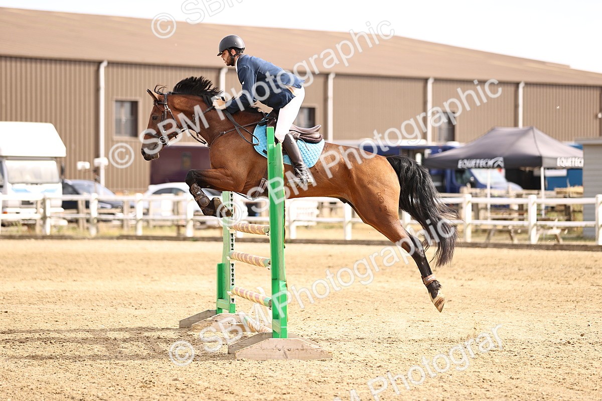 SBM_001612 - Class 6 - Senior Newcomers 1.10m