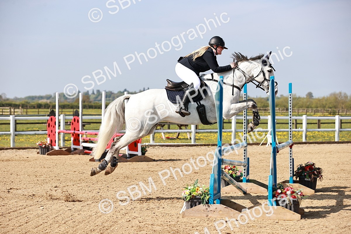  - Class 21 - Senior British Novice - 90cm